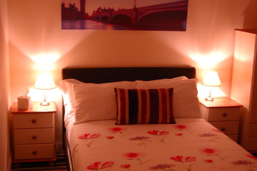 Dawn Break Bed & Breakfast Largs Ruang foto