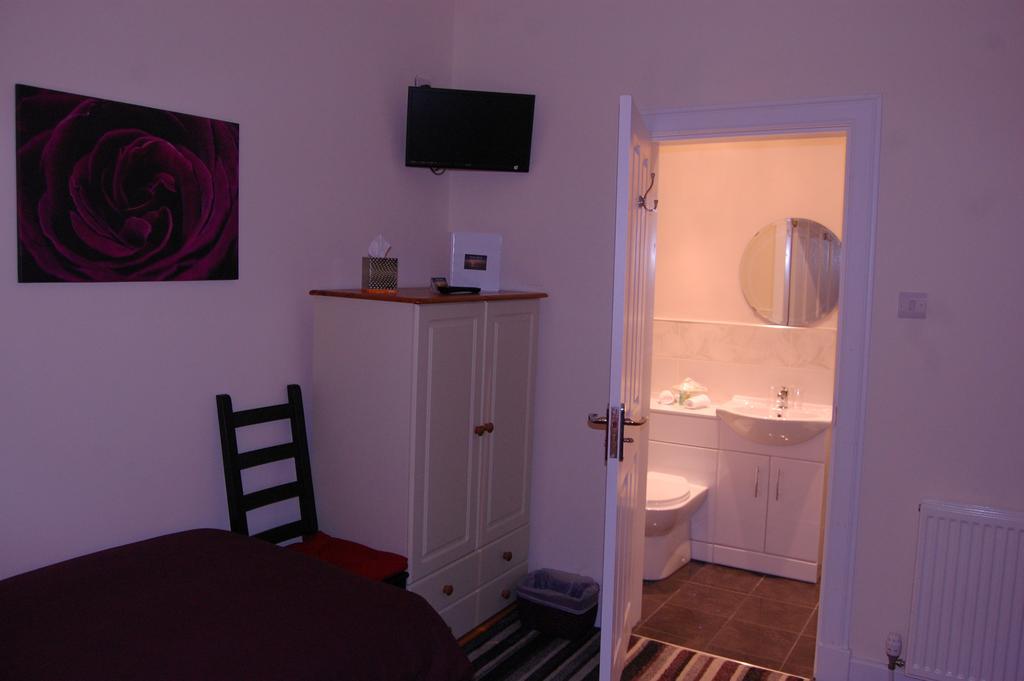 Dawn Break Bed & Breakfast Largs Ruang foto