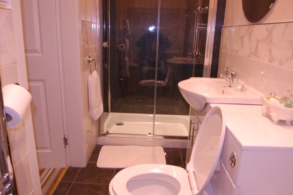 Dawn Break Bed & Breakfast Largs Ruang foto