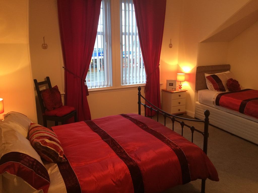 Dawn Break Bed & Breakfast Largs Ruang foto