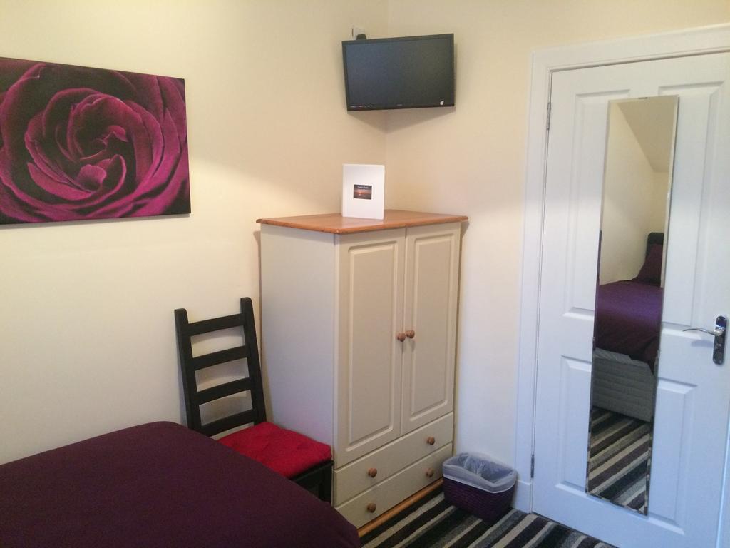 Dawn Break Bed & Breakfast Largs Ruang foto