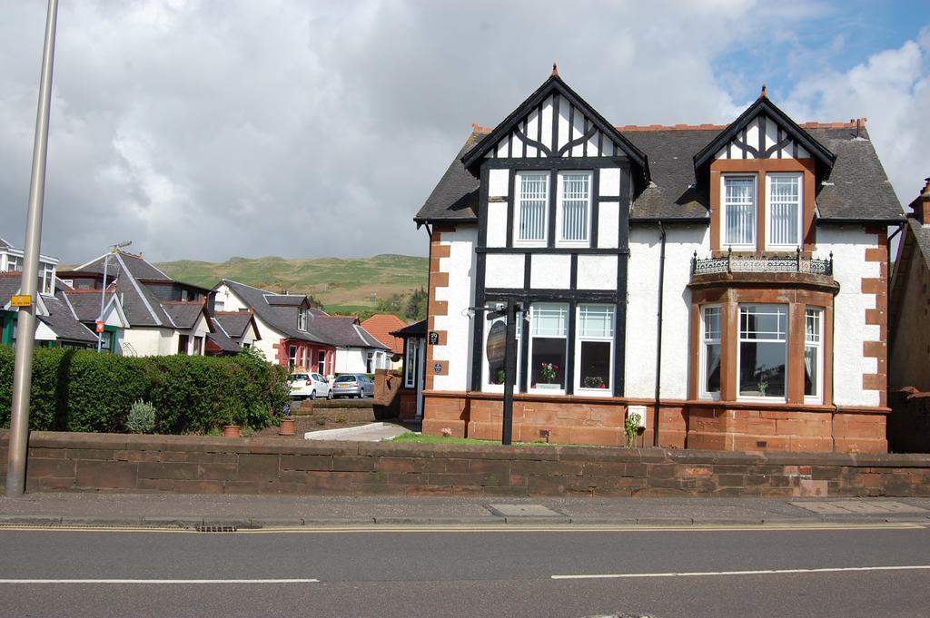 Dawn Break Bed & Breakfast Largs Bagian luar foto
